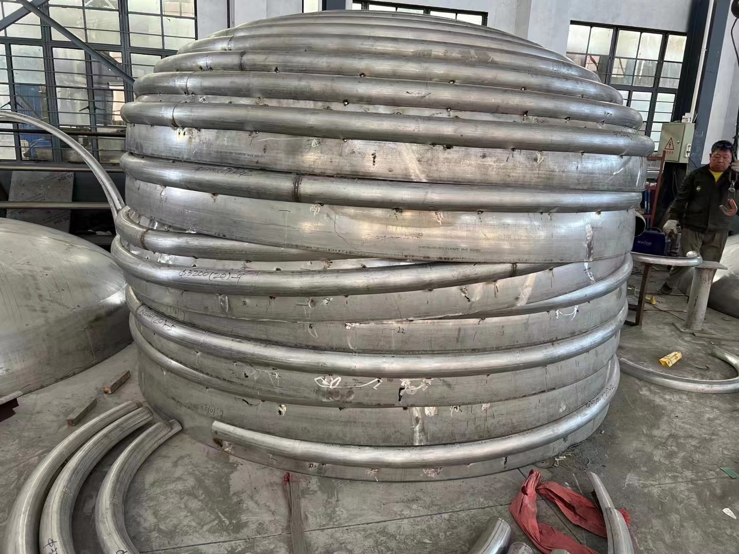 封頭盤管達(dá)到耐腐蝕能力有哪些原因？