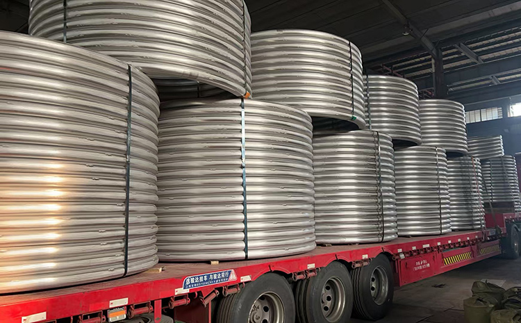 半圓管一種截面呈半圓形的管件！